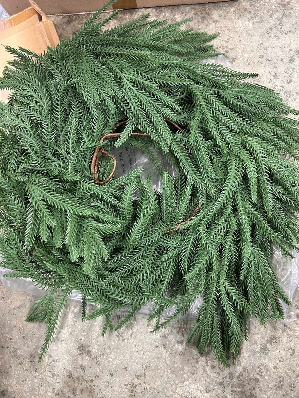 9FT Christmas Norfolk Pine Garland for Mantle & Door NIB 1 Piece